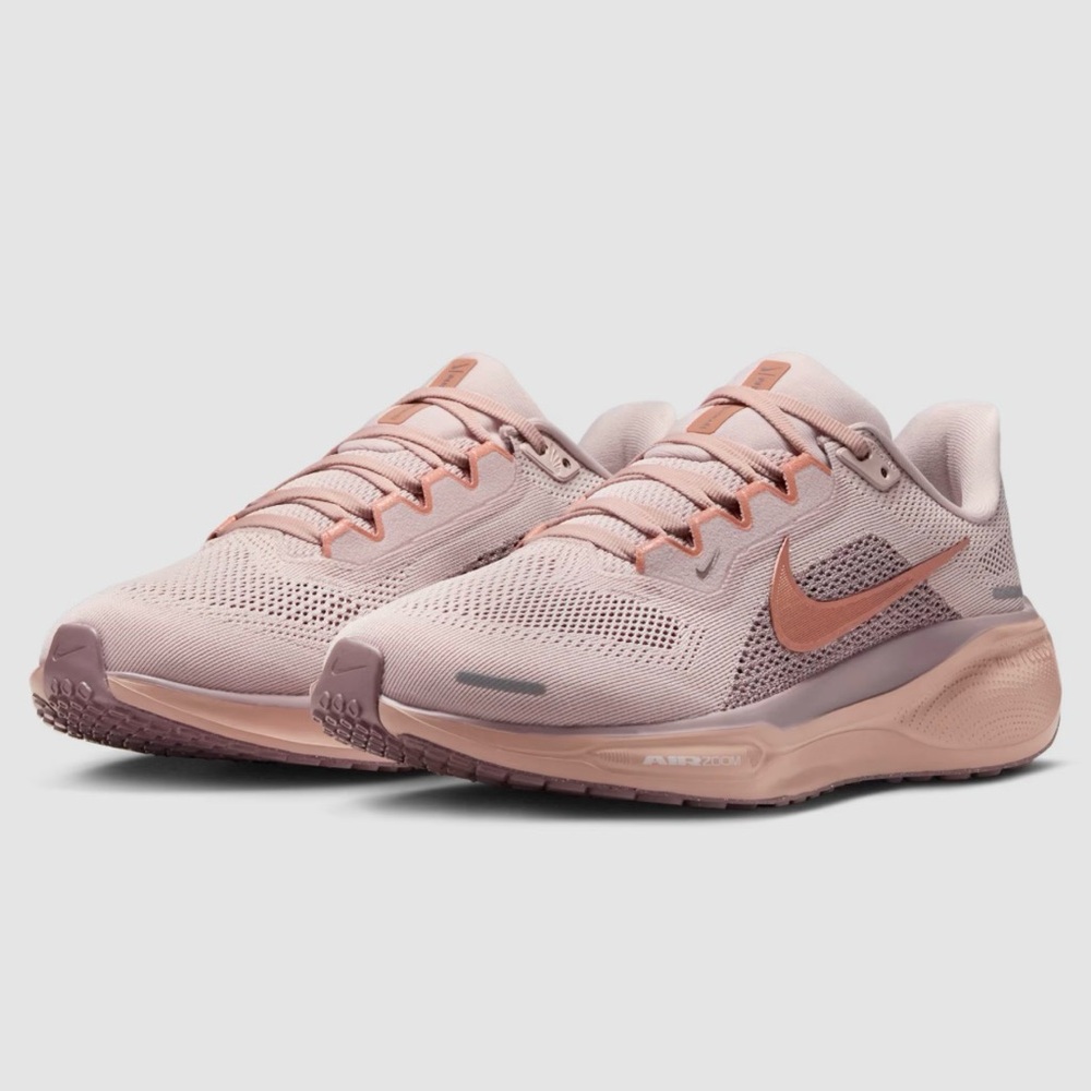 New in Box - Nike Women's Pegasus 41 Running Shoes (Size 8)